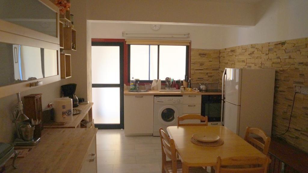 Destalo Court Larnaca Apartment Exterior photo